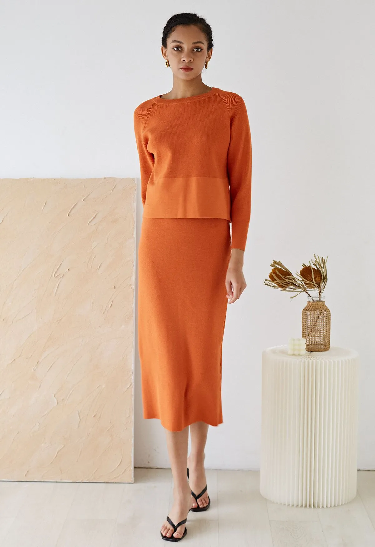 Ensemble haut en tricot côtelé confortable et jupe mi-longue en orange