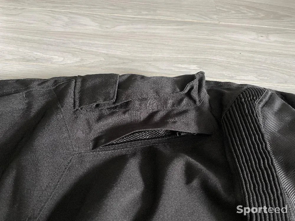 Pantalon moto neuf Ajouté le : 29/05/2024