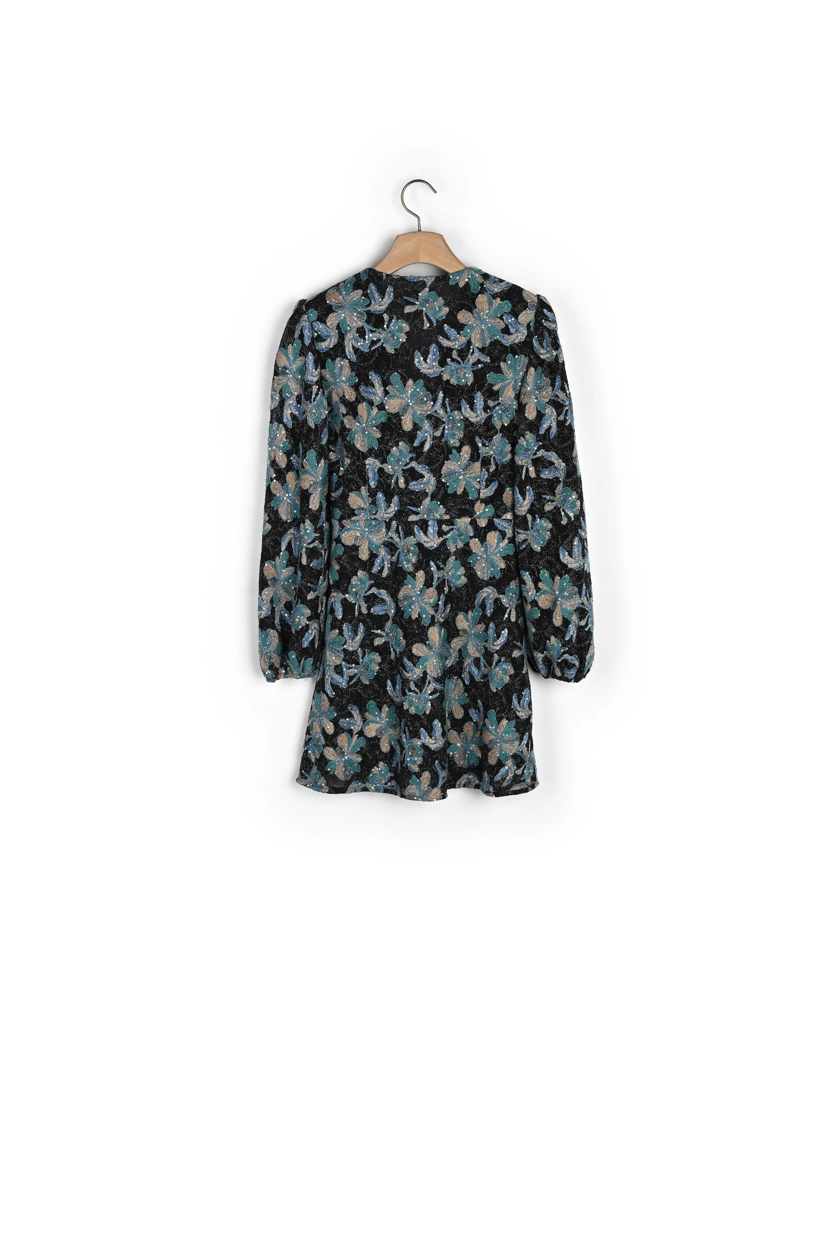 Robe en tulle brodée de sequins