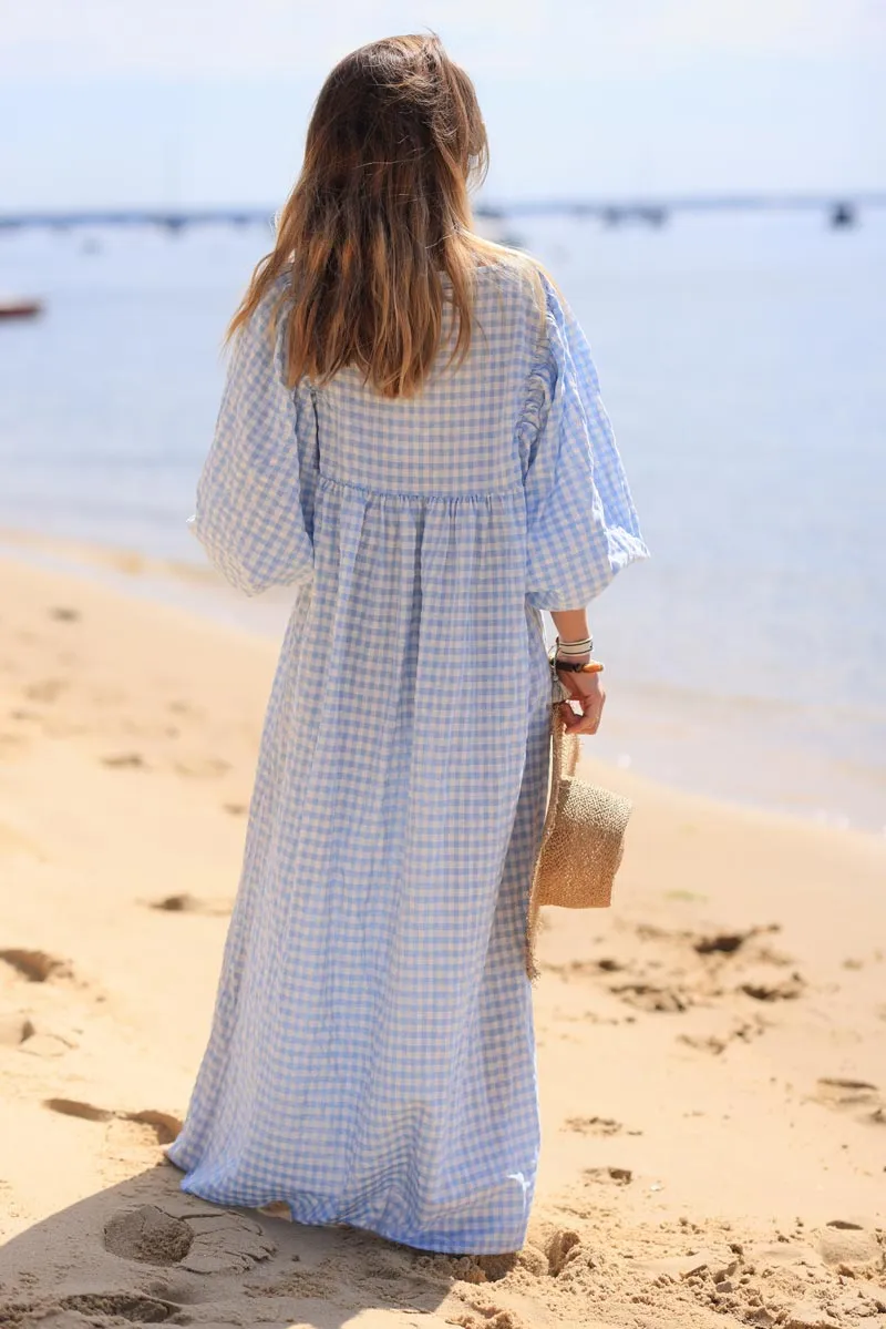 Robe longue motifs carreaux vichy bleus grandes manches ballons