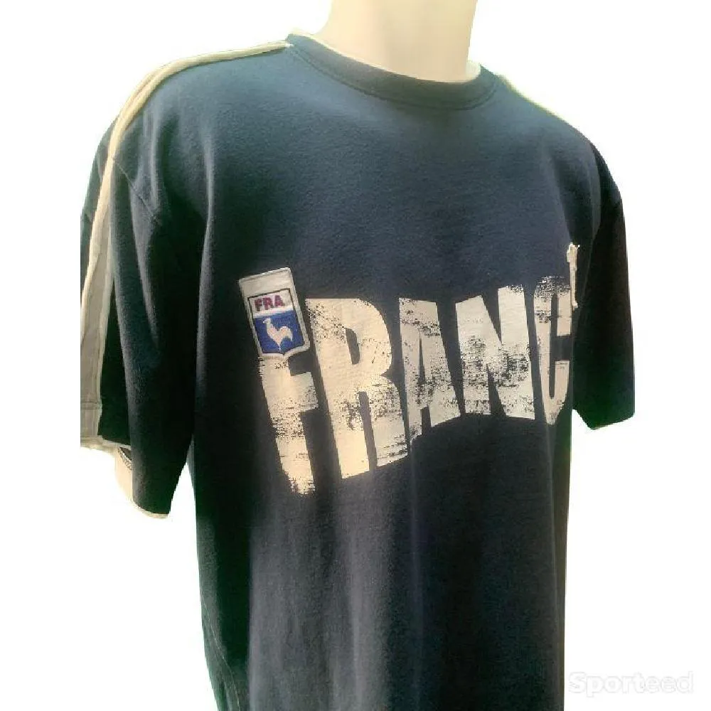 Tee shirt de rugby bleu et blanc  neuf Ajouté le : 19/02/2024